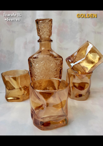 6 verres cristallisés + 1 carrafe dorés