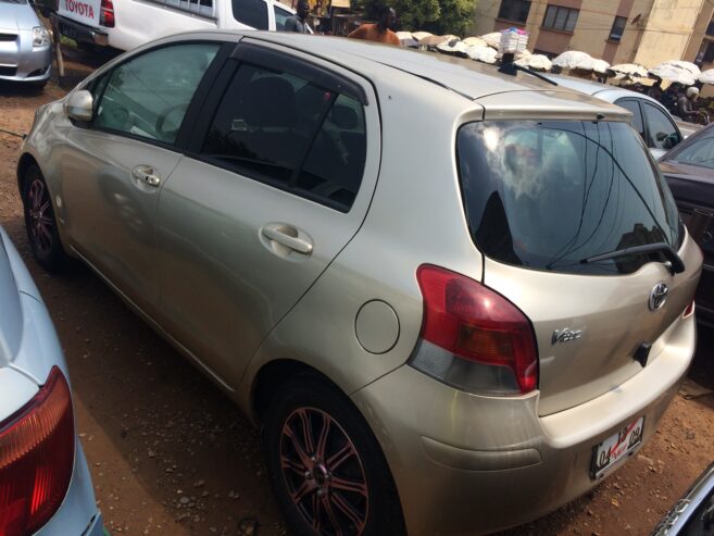 TOYOTA YARIS VITZ 2009