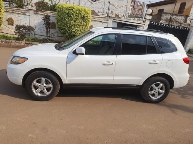 Hyundai Santa Fe 4WD 7 places