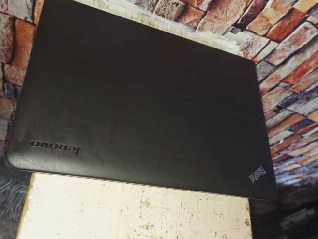 Laptop lenovo corei3