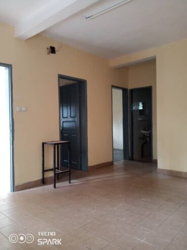 Appartement à Titi garage. 2 chambres 1 douche.