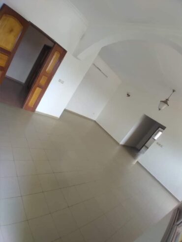 Appartement avec eau chaude baignoire gardien parking à Santa Barbara. 2 chambres 2 douches