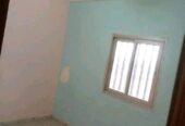 Appartement avec parking gardien à Anguissa. 2 chambres 2douches..