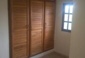 Appartement avec parking forage à Olembe. 2 chambres 2 douches