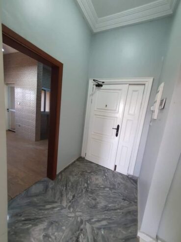 Appartement Haut standing avec clim eau chaude gardien à Mimboman. 2 chambres 3douches
