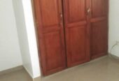 Appartement avec parking gardien eau chaude à Biteng. 3 chambres 2 douches.