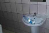 Appartement à Essomba . 2 chambres 1 douche.