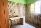 Appartement avec parking forage à Éleveur. 2 chambres 1 douche..