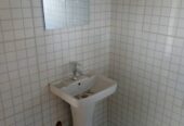 Beau Studio neuf spacieux avec parking gardien à Odza auberge bleue