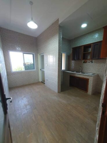 Appartement Haut standing avec clim eau chaude gardien à Mimboman. 2 chambres 3 douches.