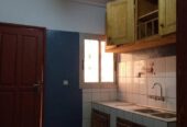 Appartement neuf avec parking forage à Nkolfoulou. 2 chambres 2 douches.
