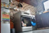 Appartement 𝗺𝗲𝘂𝗯𝗹é 𝗛𝗮𝘂𝘁 𝐬𝐭𝐚𝐧𝐝𝐢𝐧𝐠 à d’Odza B10. 2chambrres 2douches
