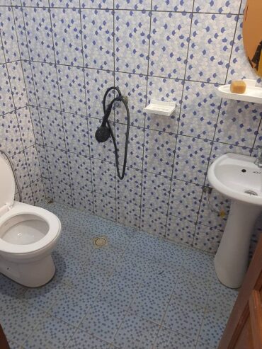 Appartement neuf avec parking forage à Odza. 3 chambres 2 douches