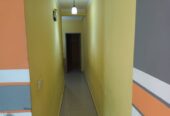 Appartement avec eau chaude parking forage à Emana. 2 chambres 2 douches.