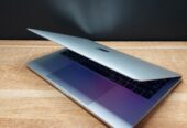 MACBOOCK PRO 2017