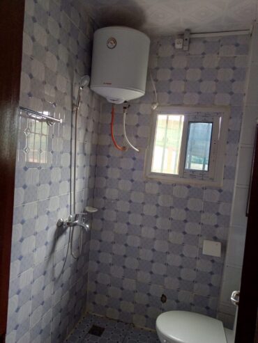 Appartement Meublé à louer à Ahala avec voiture pour les déplacements offerte.