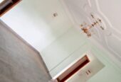 appartement neuf haut standing en bordure de route, avec interphone, gardien forage parking Mimboman. 2 chambres 2 douches