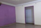 Appartement avec parking à Kondengui. 2 chambres 1 douche