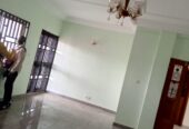 appartement neuf haut standing en bordure de route, avec interphone, gardien forage parking Mimboman. 2 chambres 2 douches