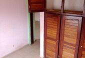Appartement en bordure de route pour bureaux ou habitation à Omnisports, avec parking…. 3 chambres 2 douches