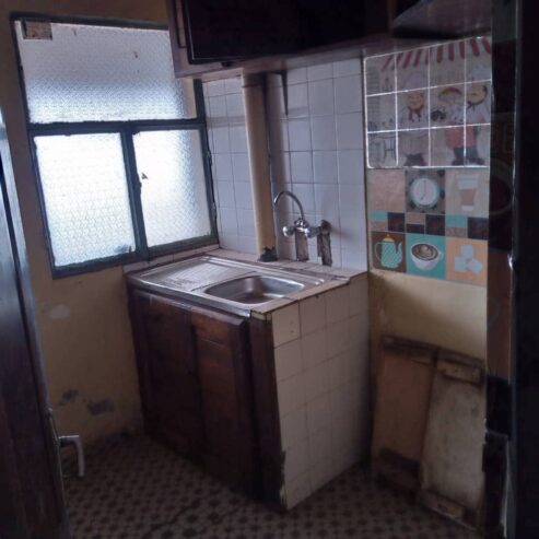 Appartement en bordure de route pour bureaux ou habitation à Omnisports, avec parking…. 3 chambres 2 douches