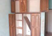 Vaste appartement avec parking forage à Nkoabang. 2 chambres 2 douches