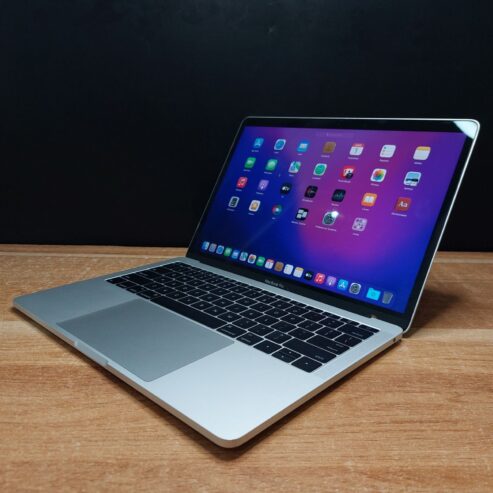 MACBOOCK PRO 2017