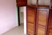 Appartement en bordure de route pour bureaux ou habitation à Omnisports, avec parking…. 3 chambres 2 douches
