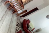 Appartement Meublé à louer à Ahala avec voiture pour les déplacements offerte. Sejour simple,