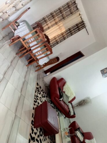 Appartement Meublé à louer à Ahala avec voiture pour les déplacements offerte. Sejour simple,