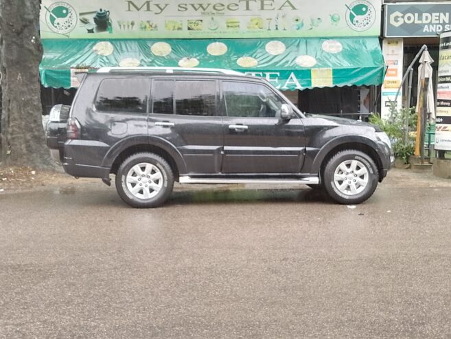 Location de Mitsubishi pajero