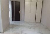 Appartement haut standing avec forage parking gardien à Ahala barrière.2 chambres 2 douches