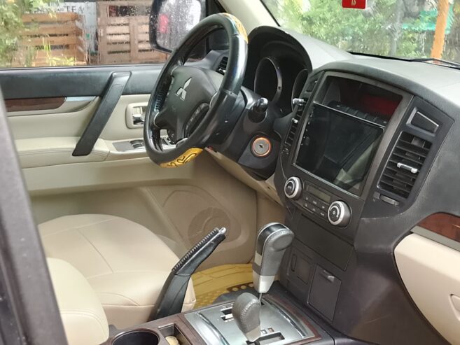 Location de Mitsubishi pajero