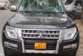 Location de Mitsubishi pajero