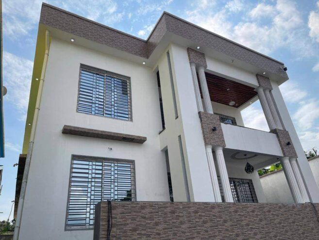 Duplex à vendre à Douala quartier Yassa