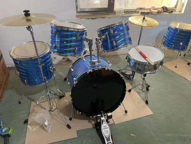 Yamaha drum set