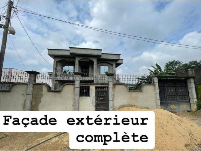 Triplex à vendre à Douala quartier PK17