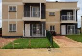 Duplex à vendre à Yaoundé Quartier NKOLFOULOU