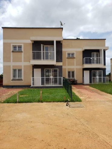 Duplex à vendre à Yaoundé Quartier NKOLFOULOU