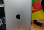 iPad 3 propre✨ 64go ,80.000fr🥳🥳 avec pochette et glass d’origine européenne avec son chargeur et écouteurs Douala akwa ancien number one WhatsApp 673737063/698353457