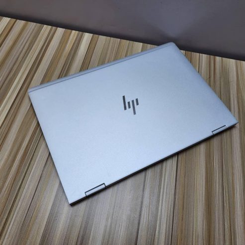 HP elitebook 1030 G8