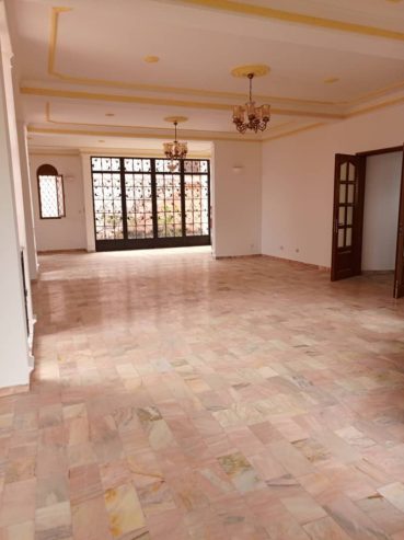 Duplex Yaoundé bastos pour habitation ou bureaux