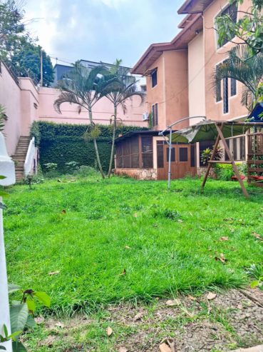 Duplex Yaoundé bastos pour habitation ou bureaux