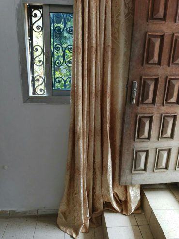 Chambre meublée